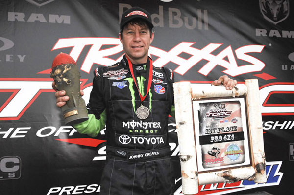 Johnny breaks track record in Crandon 2011